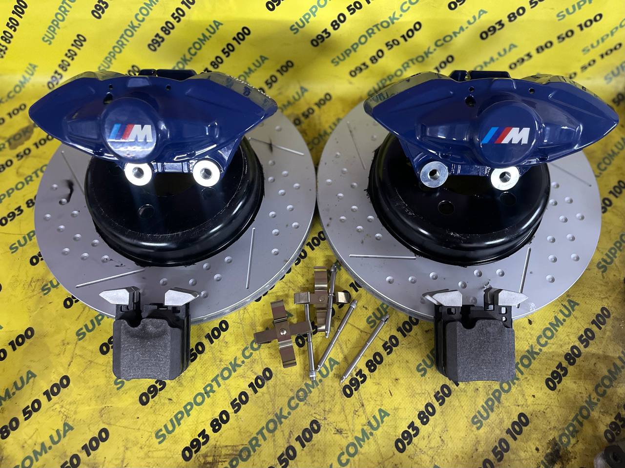 Комплект задних тормозных суппортов Brembo BMW F22/F23/F30/F31/F34/F32/F33/F36